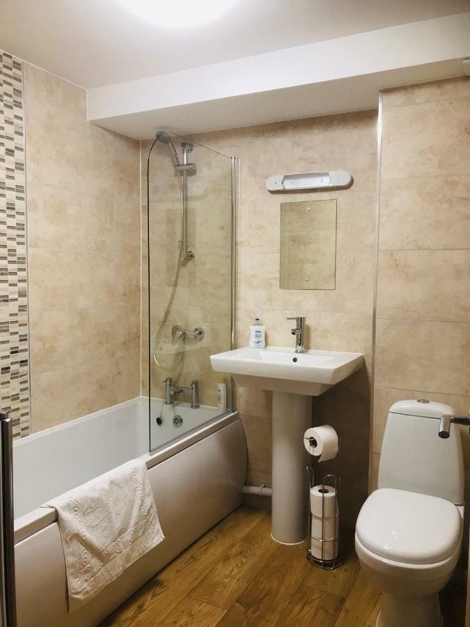Beautiful Apartment,No 1, With Parking Ильфракомб Экстерьер фото